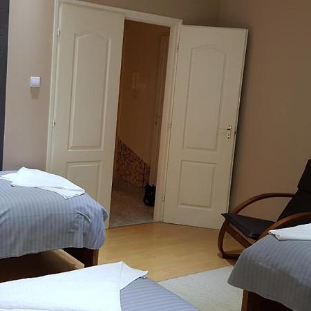 カロチャ Alice Vendeghaz Bed & Breakfast エクステリア 写真