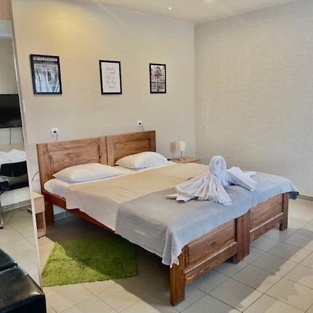カロチャ Alice Vendeghaz Bed & Breakfast エクステリア 写真