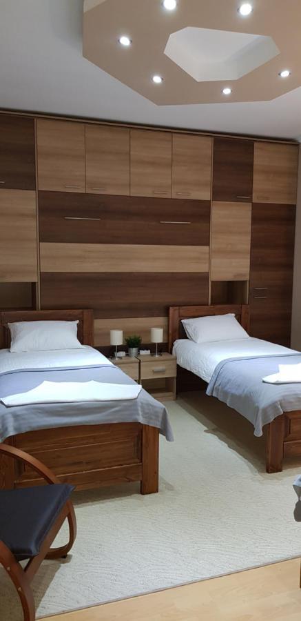 カロチャ Alice Vendeghaz Bed & Breakfast エクステリア 写真