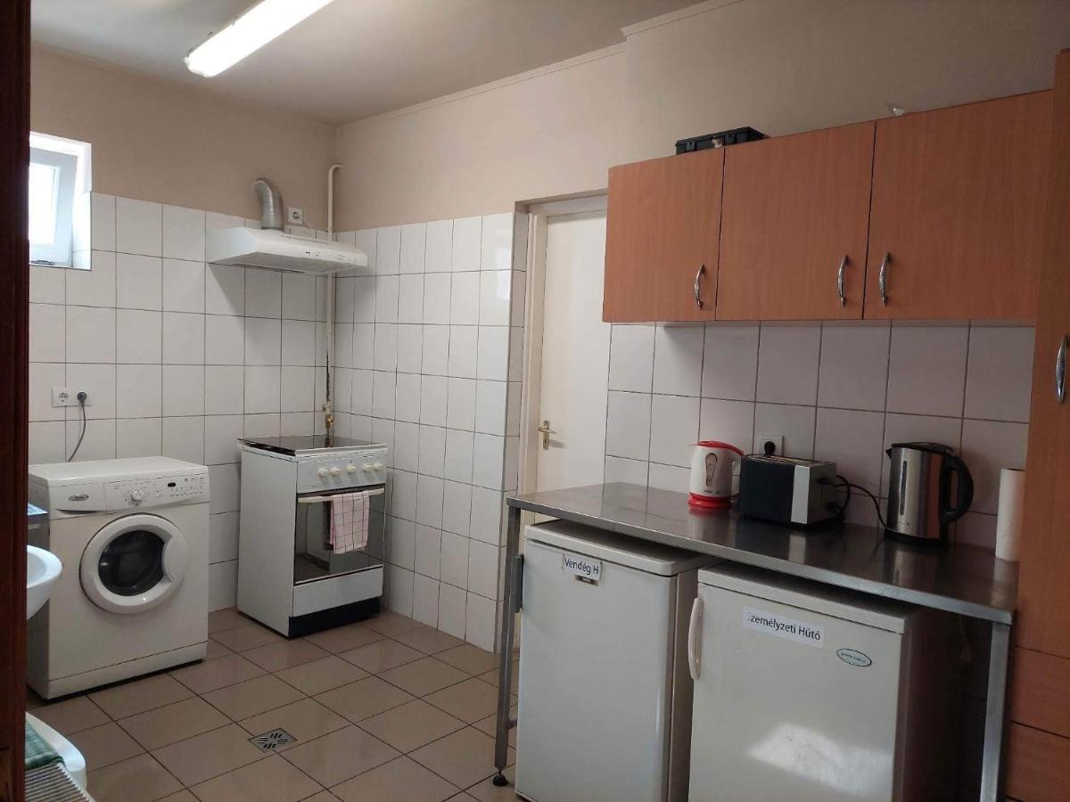 カロチャ Alice Vendeghaz Bed & Breakfast エクステリア 写真