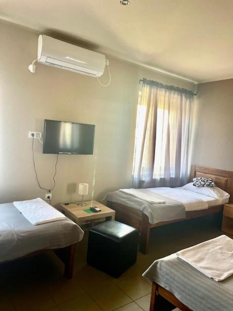 カロチャ Alice Vendeghaz Bed & Breakfast エクステリア 写真