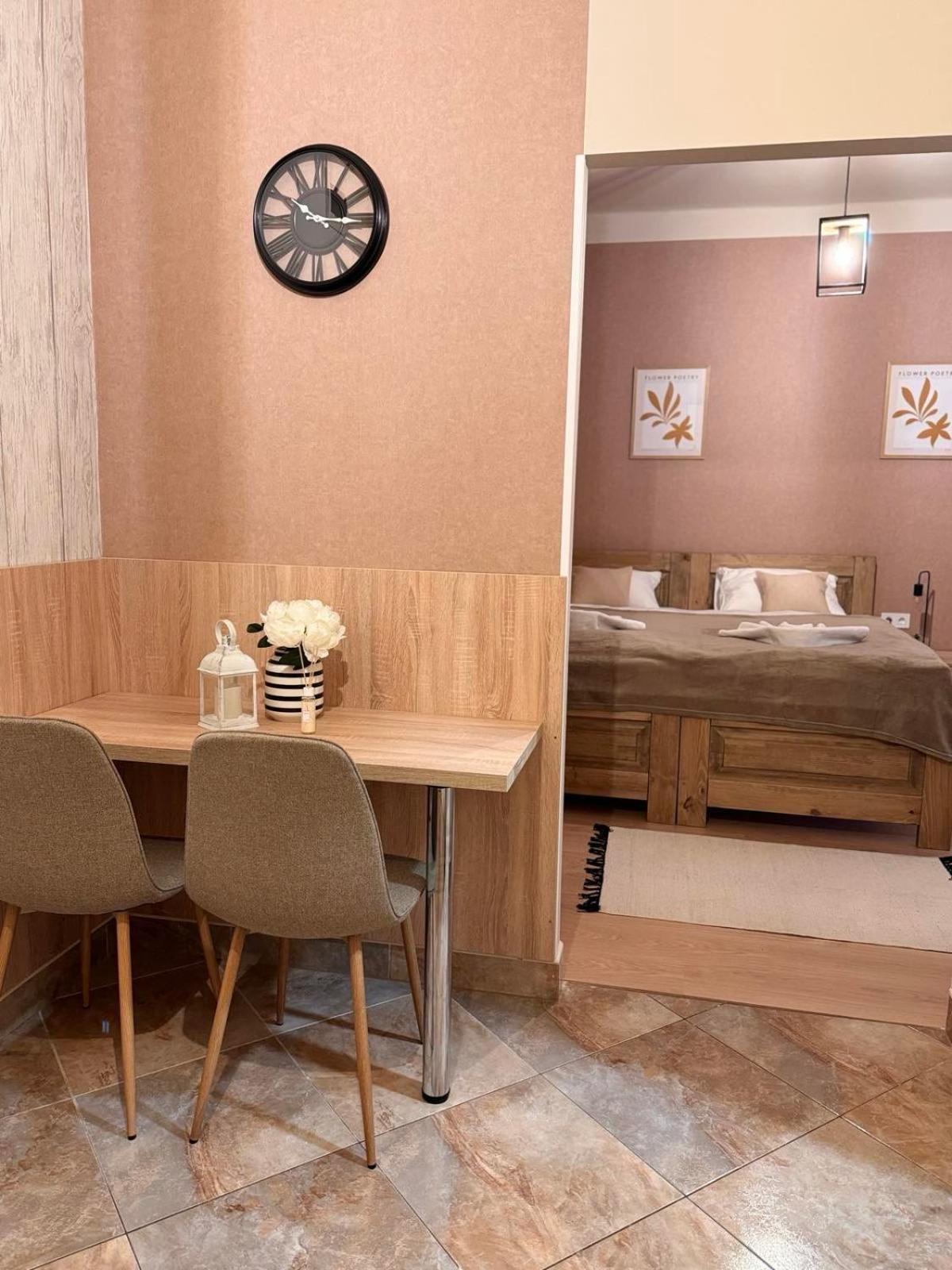 カロチャ Alice Vendeghaz Bed & Breakfast エクステリア 写真