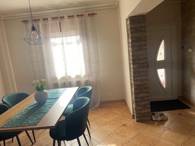 カロチャ Alice Vendeghaz Bed & Breakfast エクステリア 写真