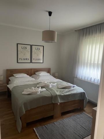 カロチャ Alice Vendeghaz Bed & Breakfast エクステリア 写真
